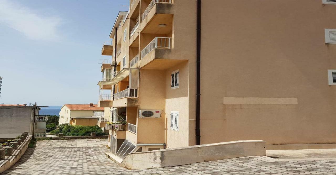 Apartman Ljubav Макарска Екстериор снимка